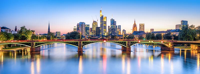 Viele Detekteien in Frankfurt haben Ihren Sitz an der Skyline von Frankfurt Skyline von Frankfurt